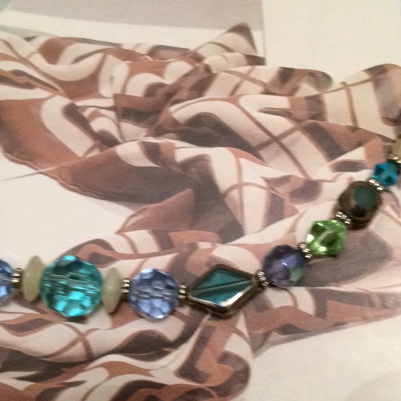 Gorgeous glass chocker - Picture 2 of 7